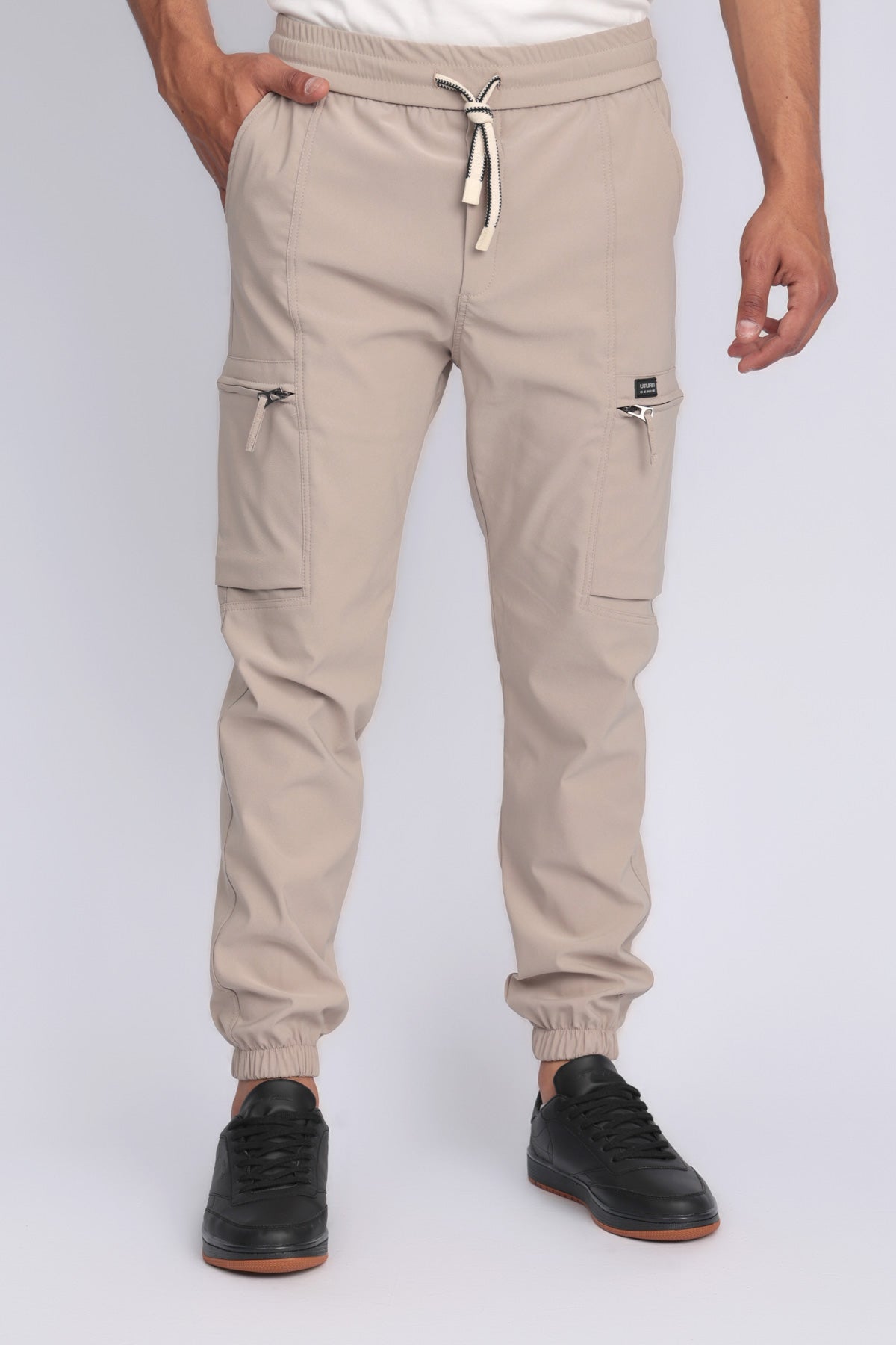 BEIGE Main image