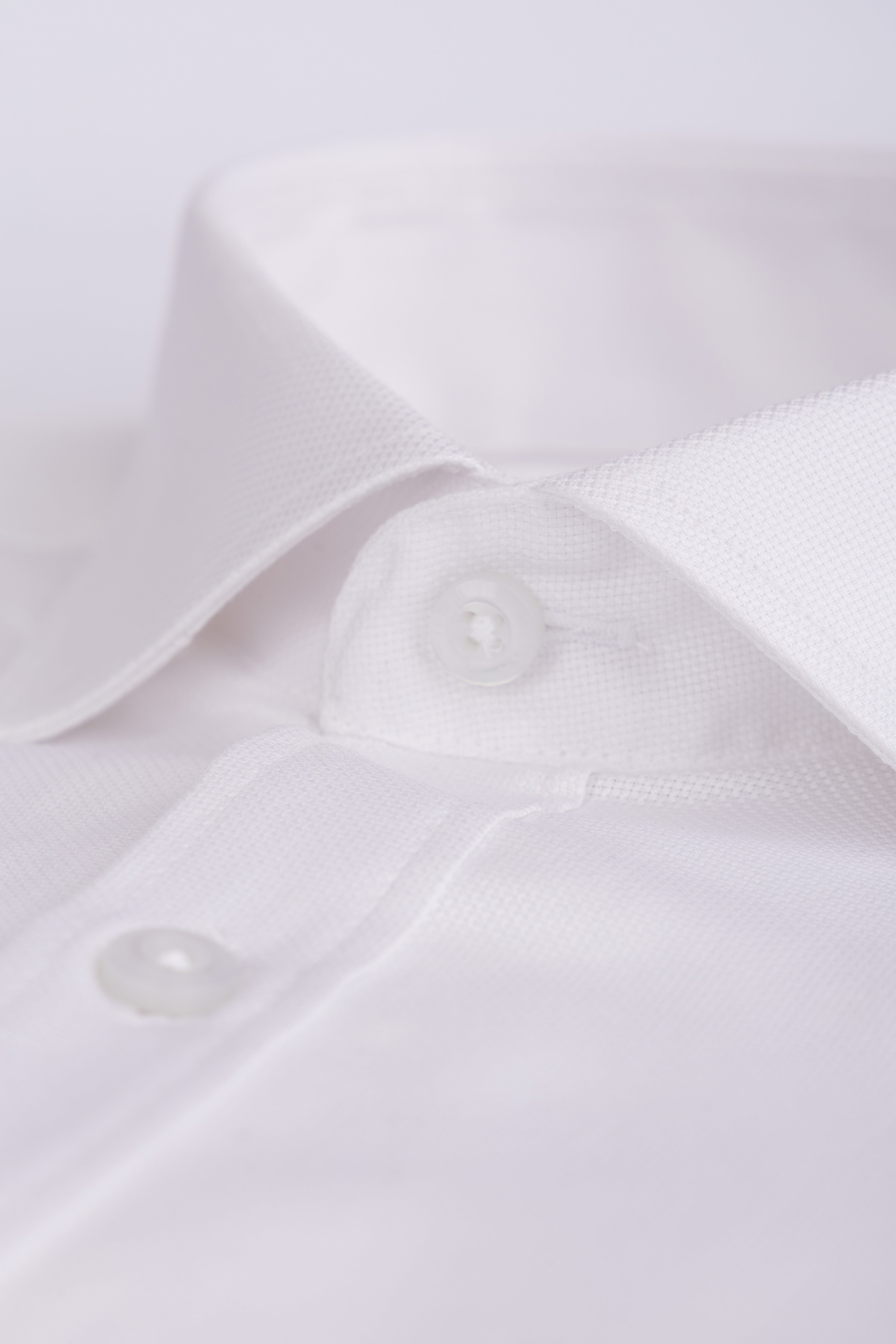 L-SLEEVE SLIM FIT SHIRT C115 - WHITE الصورة الثانوية