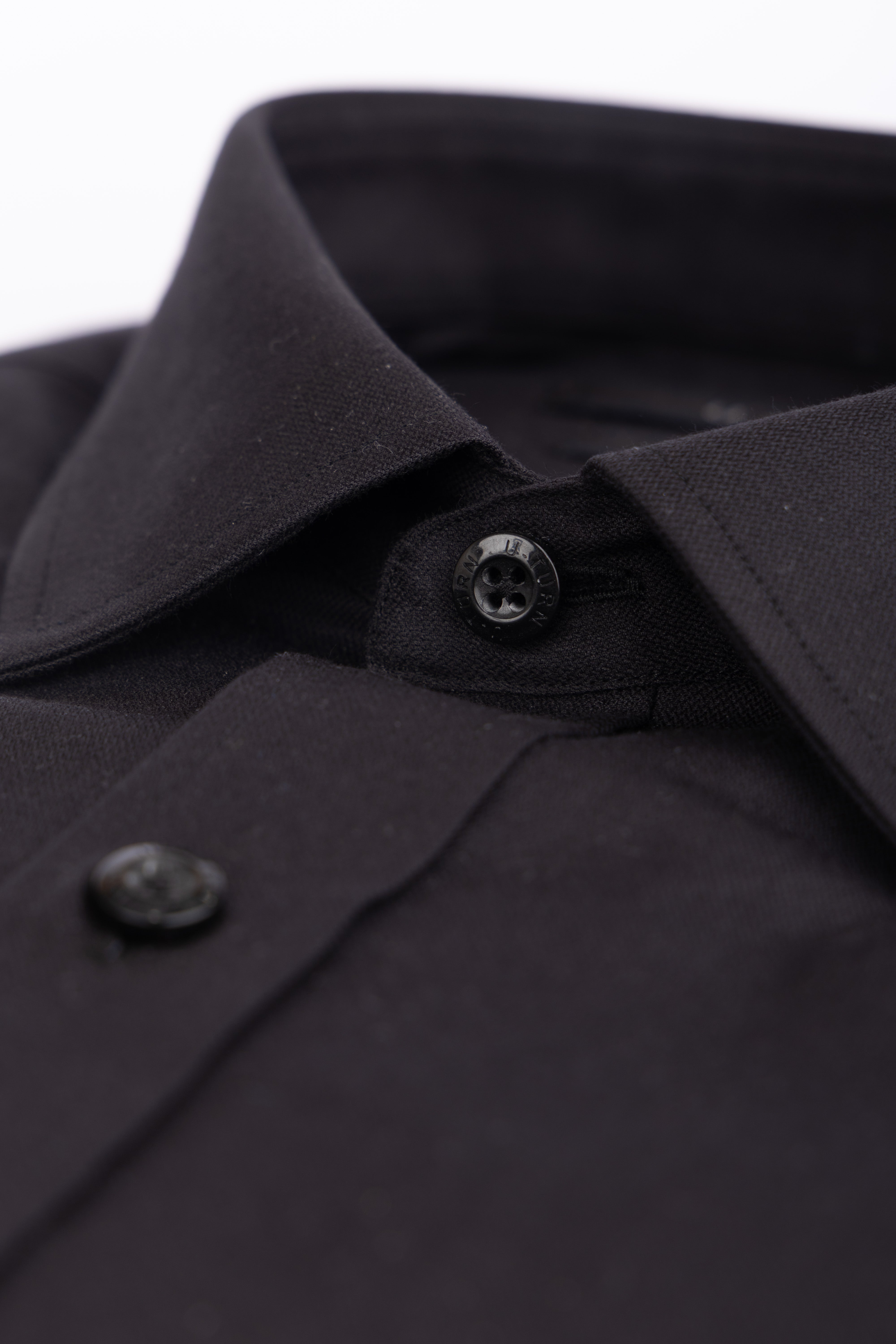 L-SLEEVE SLIM FIT SHIRTC107 - BLACK الصورة الثانوية