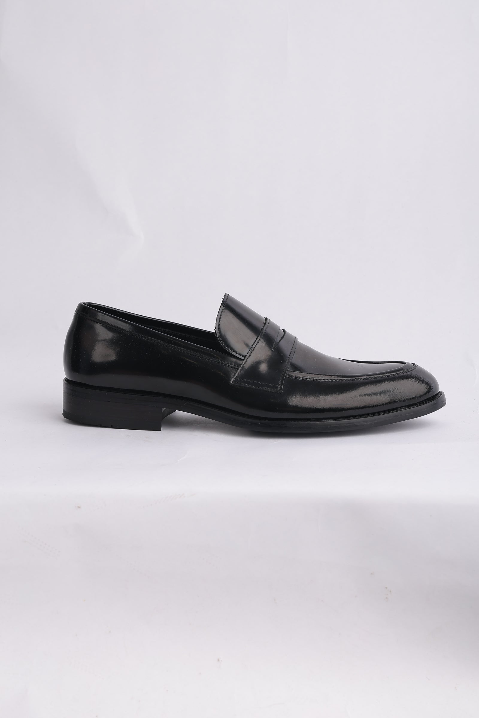 CLASSIC SLIP ON SHOES - FR BLACK Secondary image