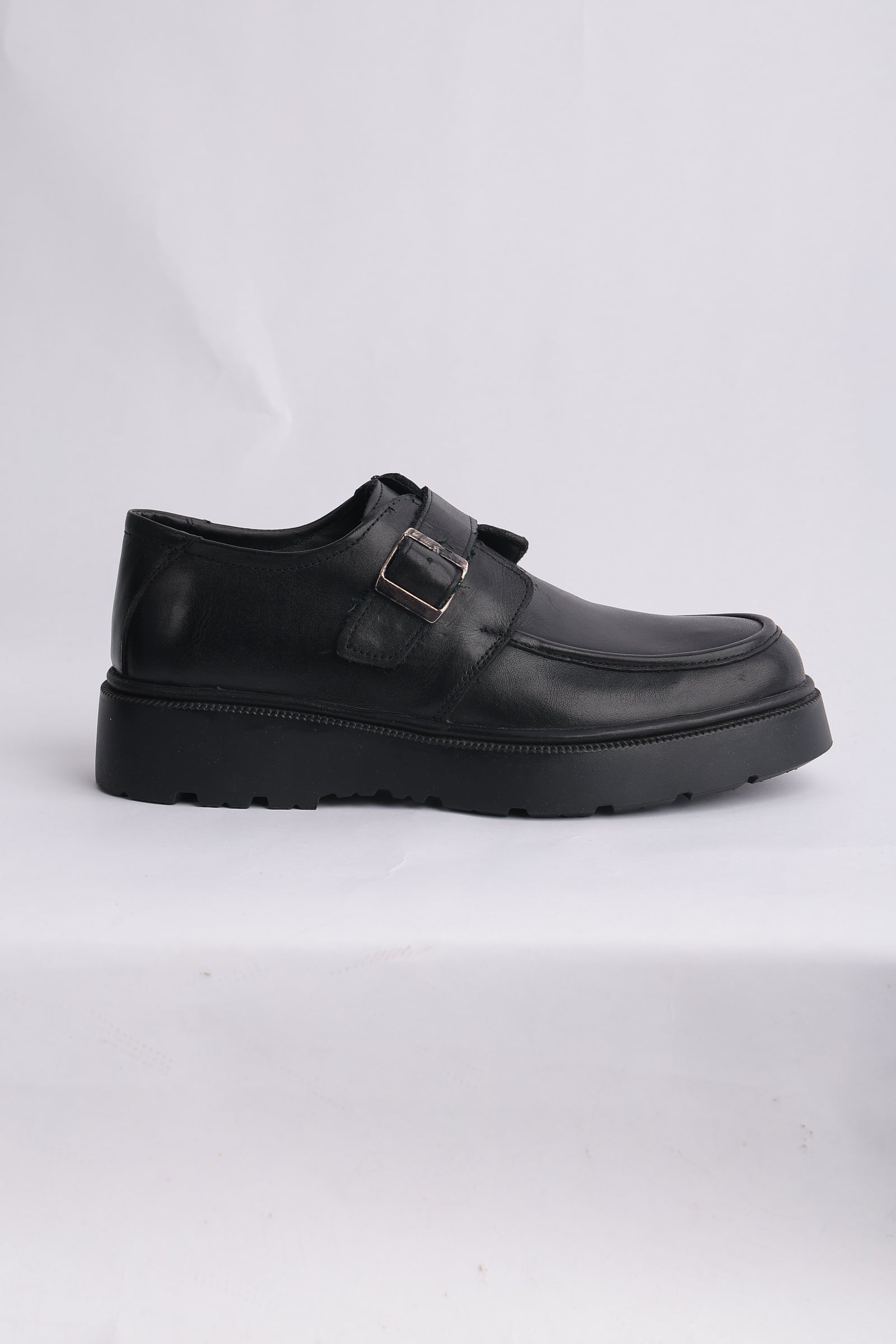 CASUAL SLIP ON SHOES Secondary image