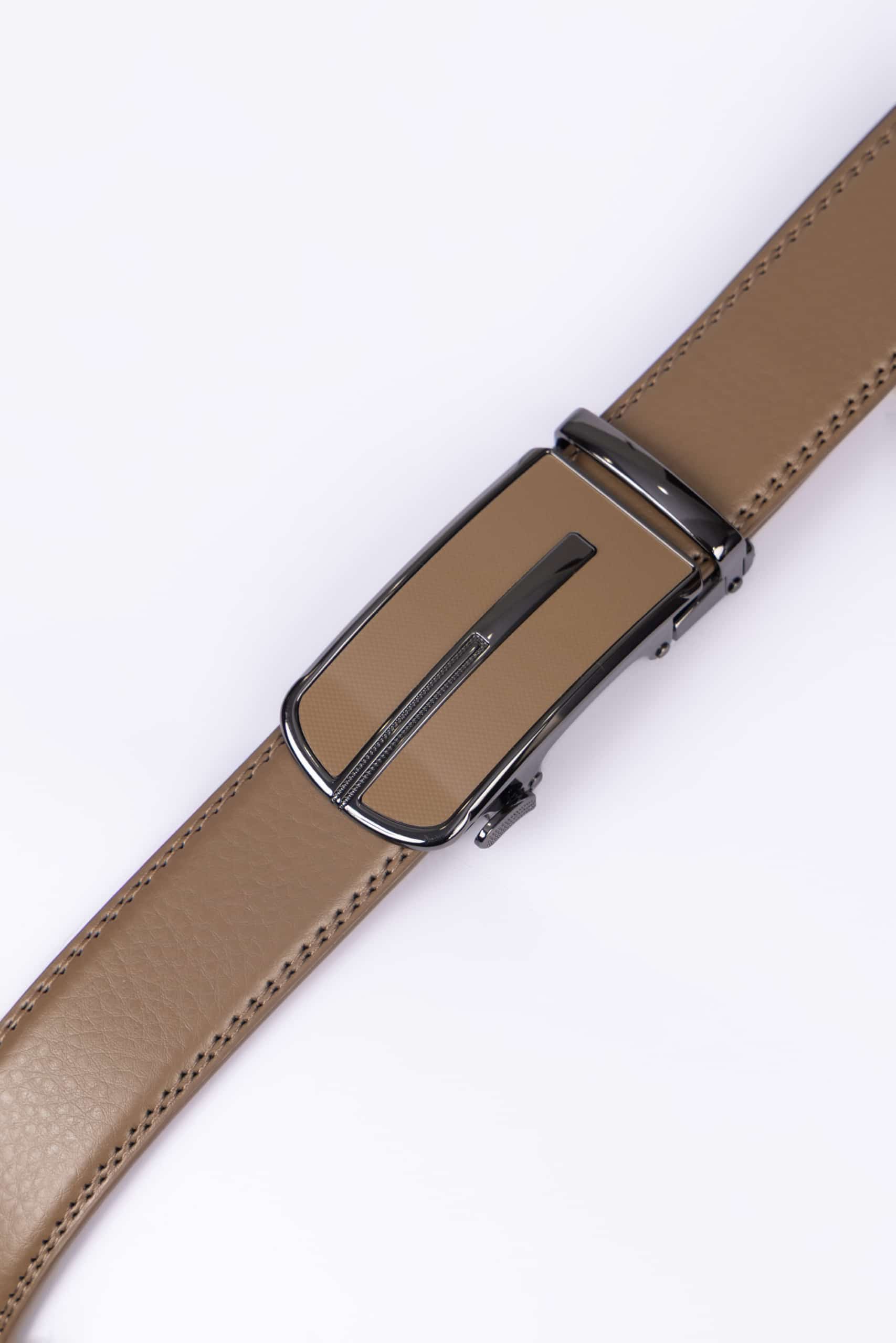 CLASSIC LEATHER BELT C BUCKLE - BEIGE الصورة الثانوية