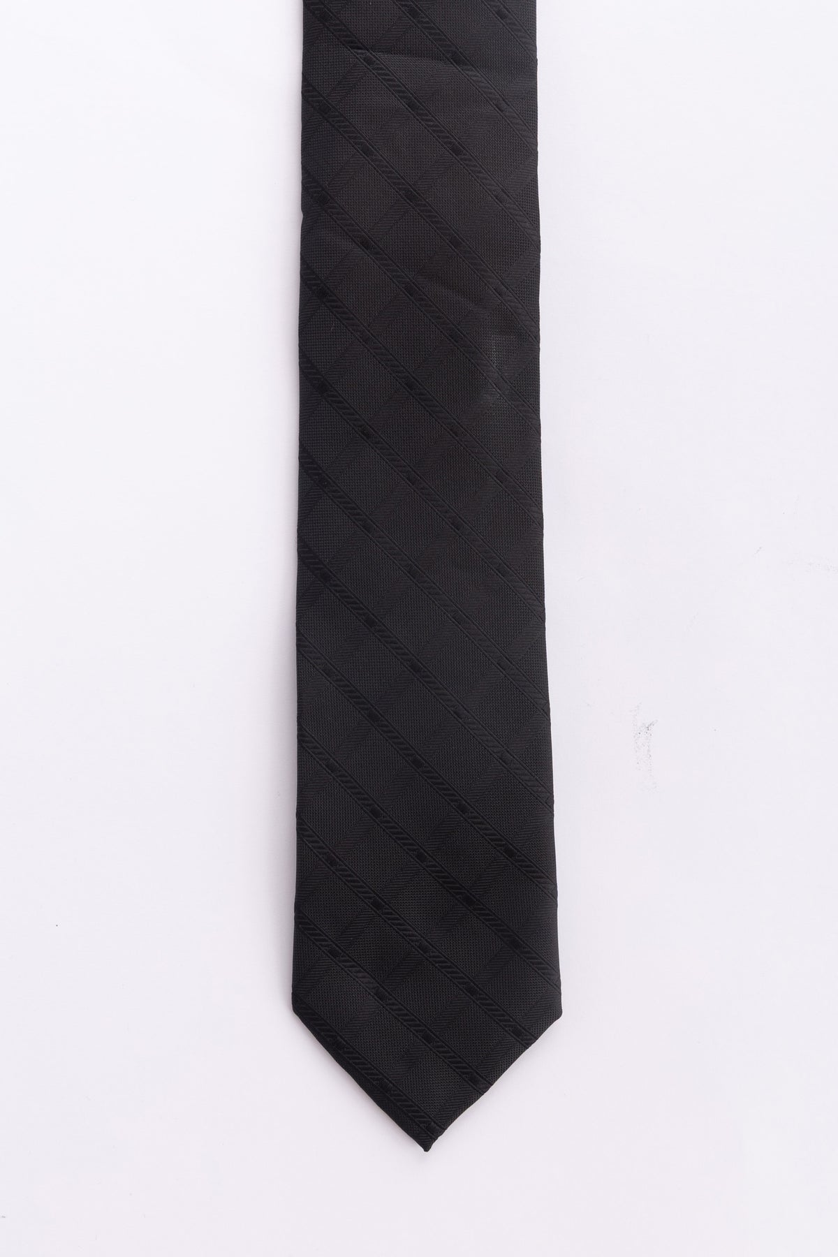 BLACK الصورة الرئيسية