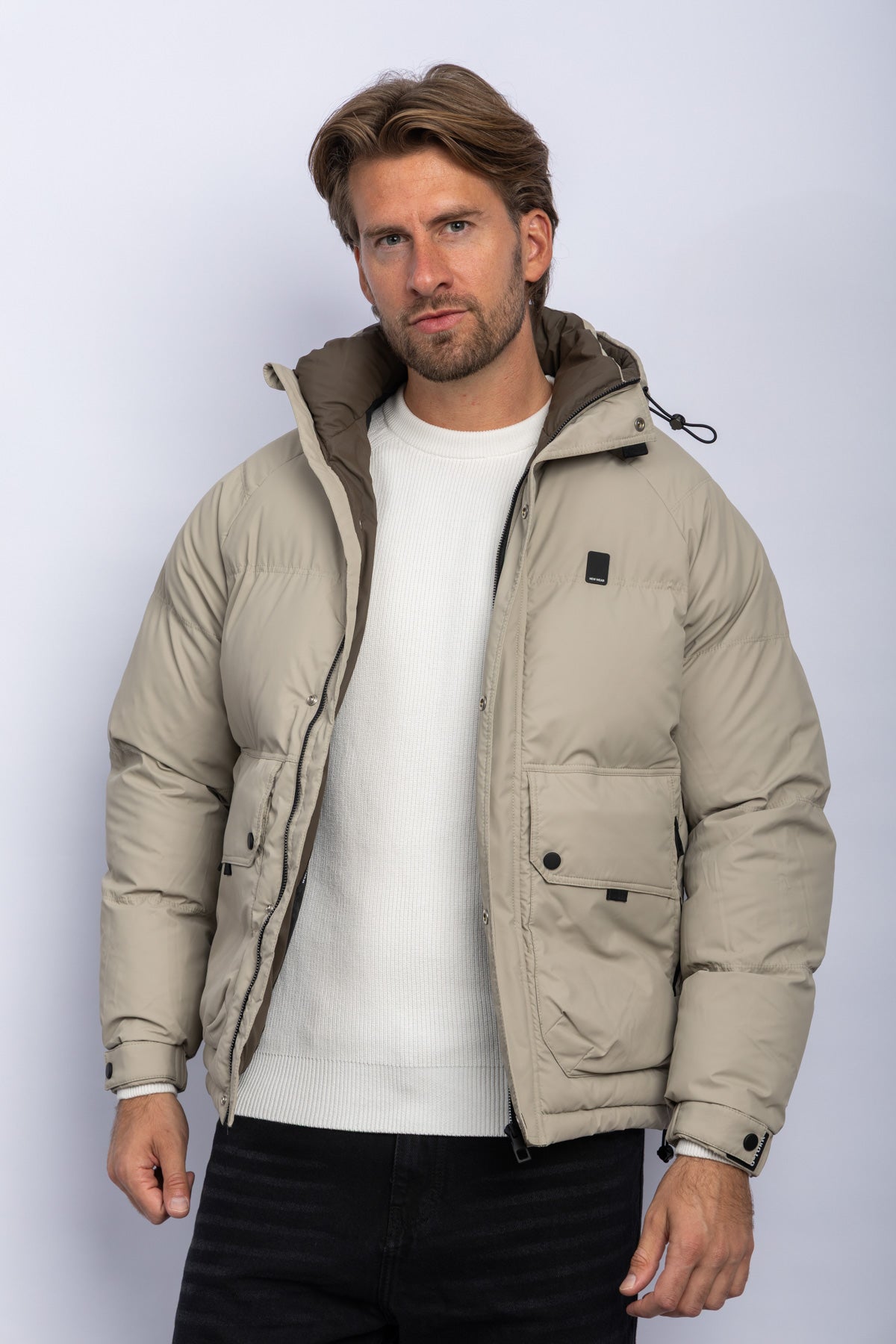 BEIGE Main image