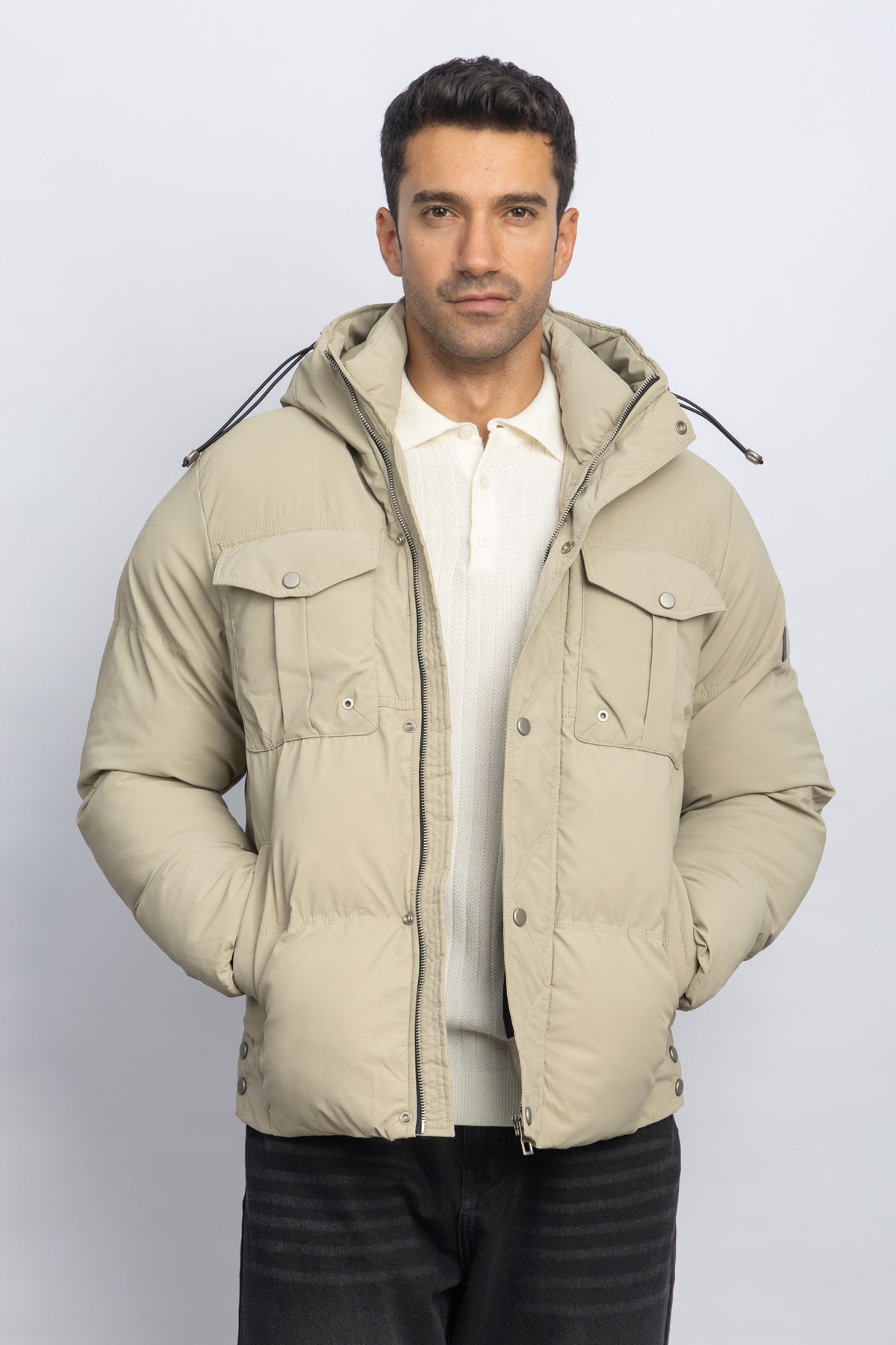 BEIGE Main image