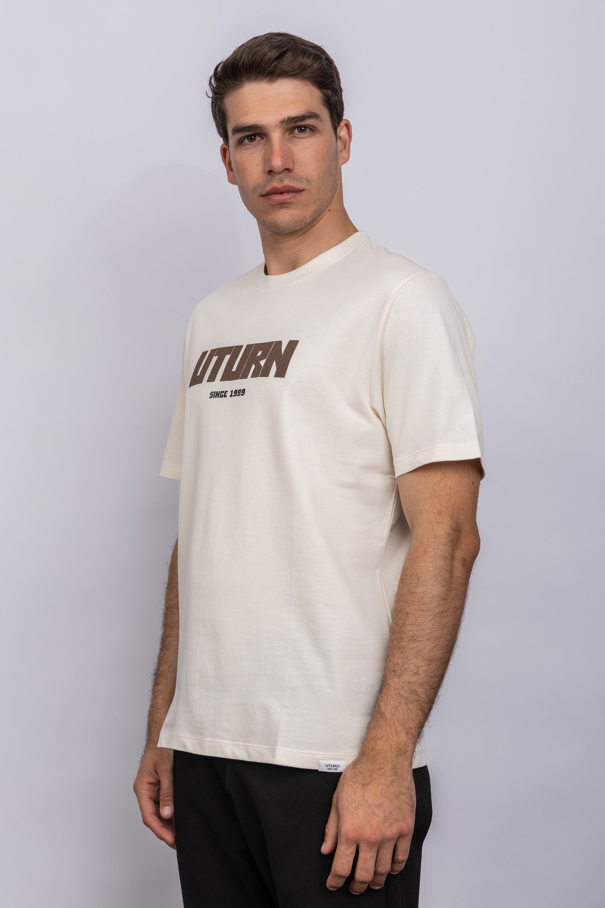 ROUND NECK CASUAL T-SHIRT الصورة الثانوية