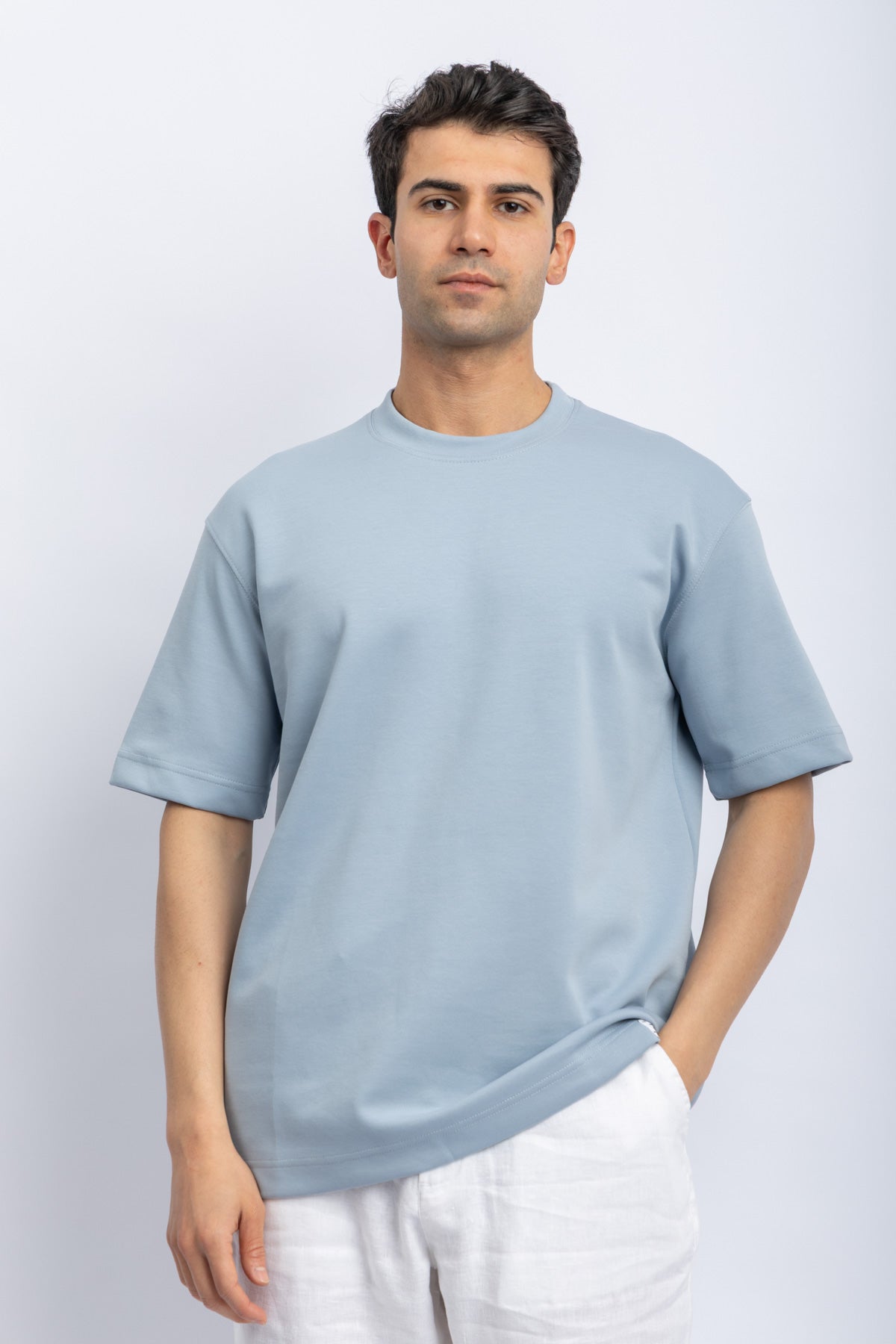 ROUND NECK CASUAL T-SHIRT Secondary image
