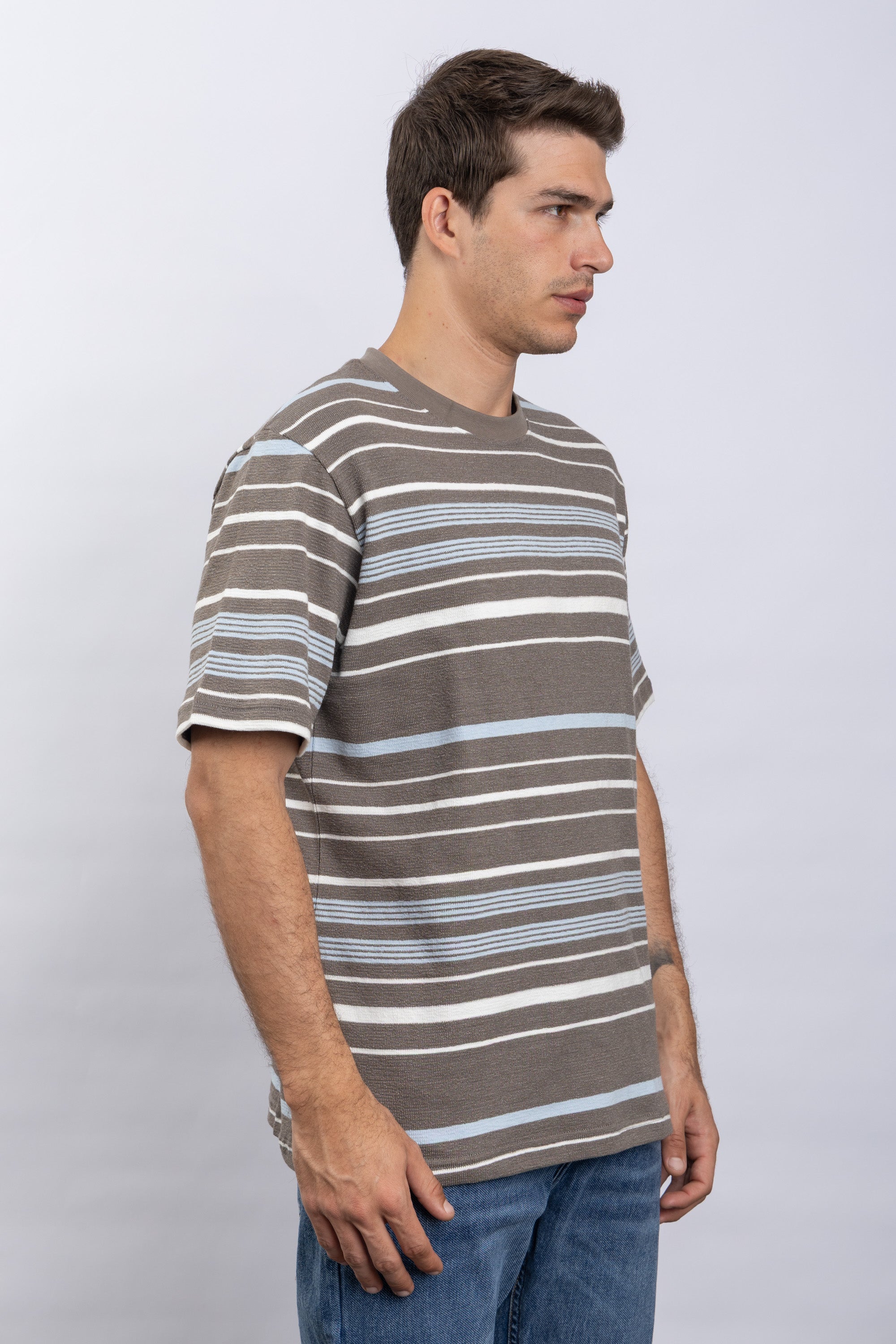 ROUND NECK CASUAL T-SHIRT الصورة الثانوية