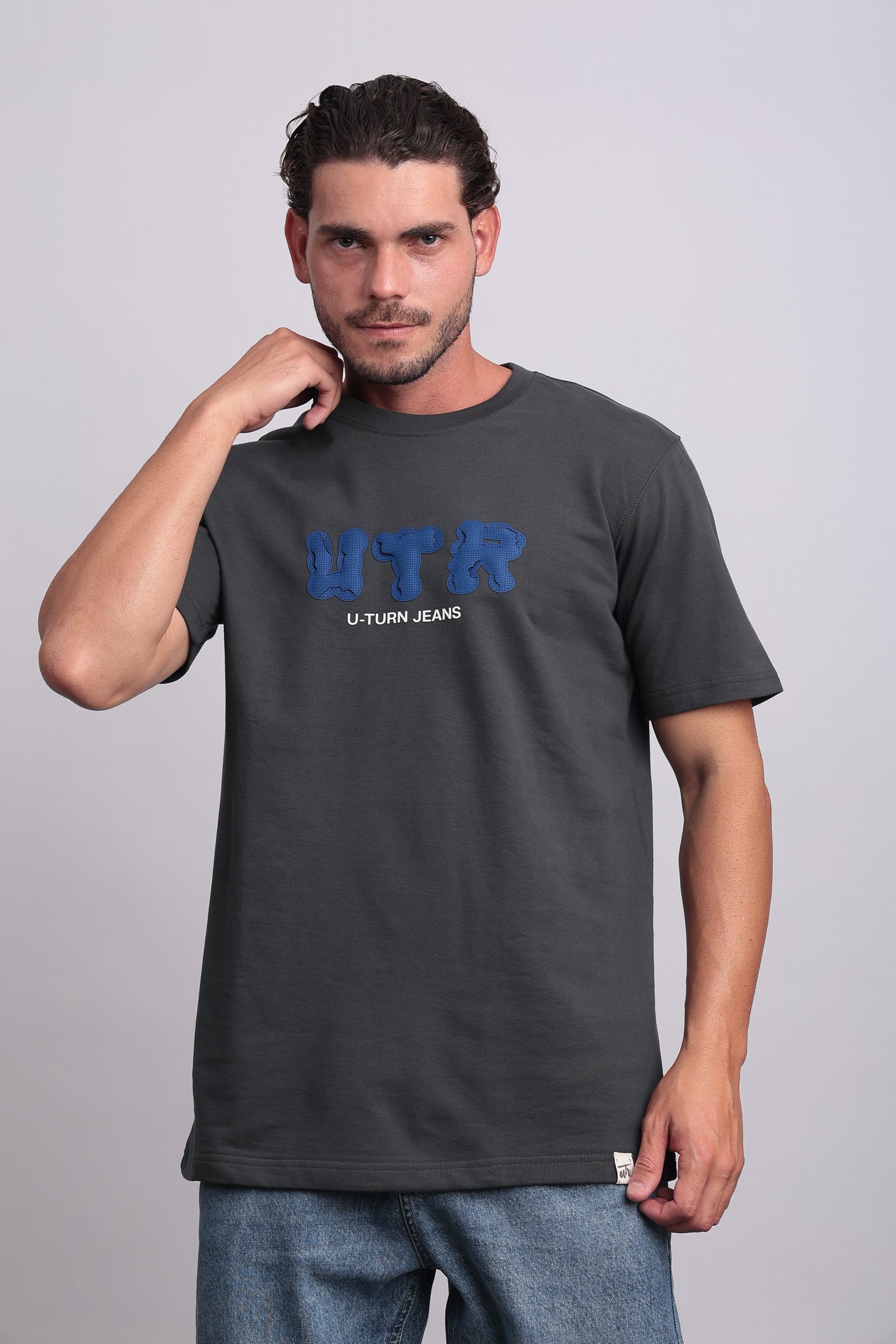 ROUND NECK CASUAL T-SHIRT Secondary image
