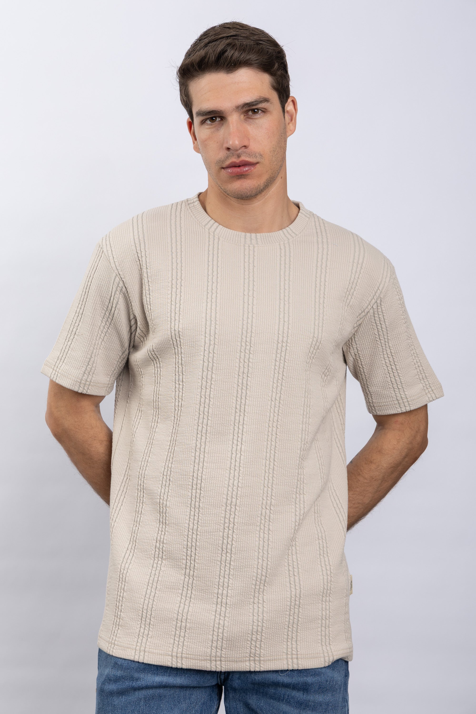ROUND NECK CASUAL T-SHIRT الصورة الثانوية
