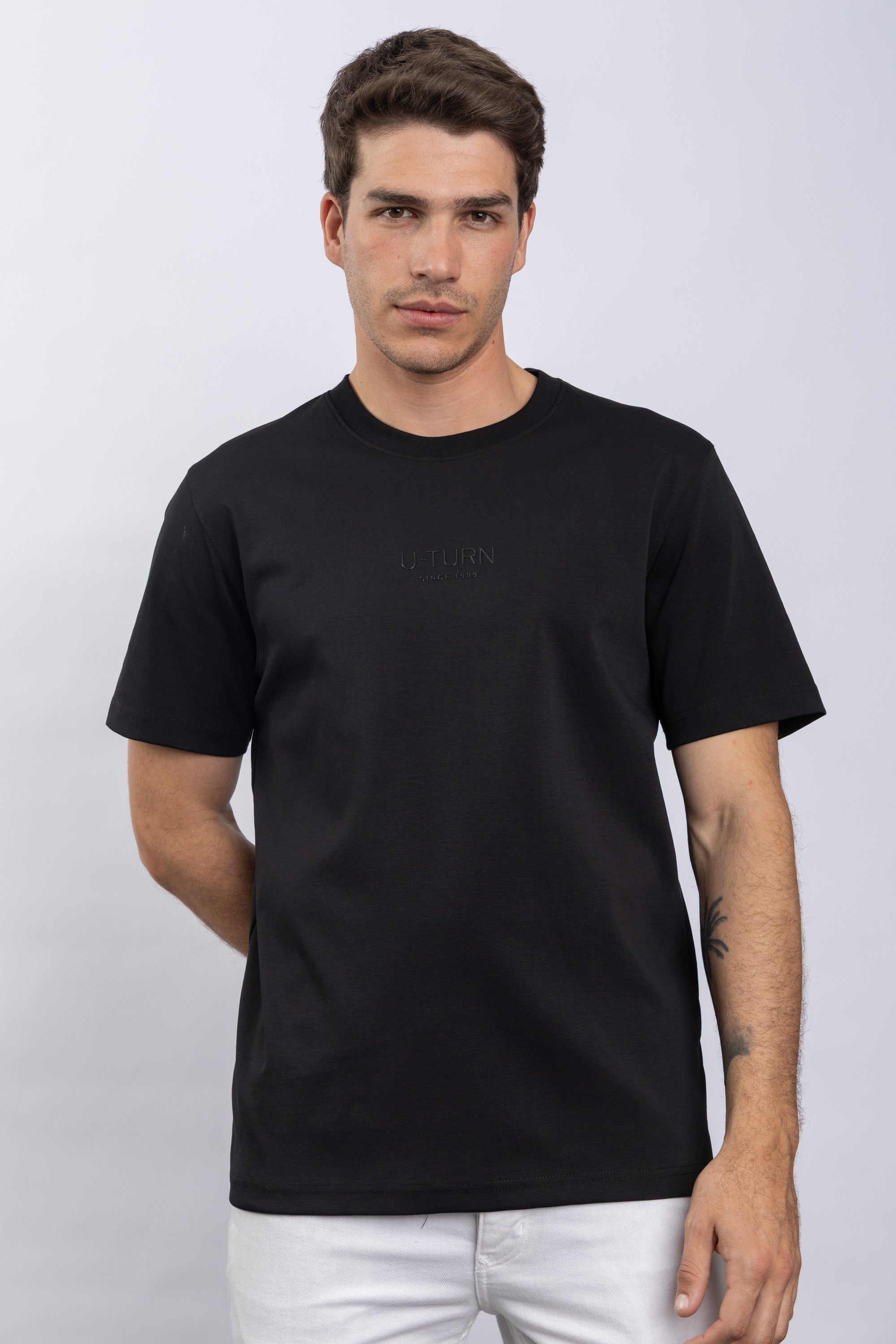 BLACK الصورة الرئيسية