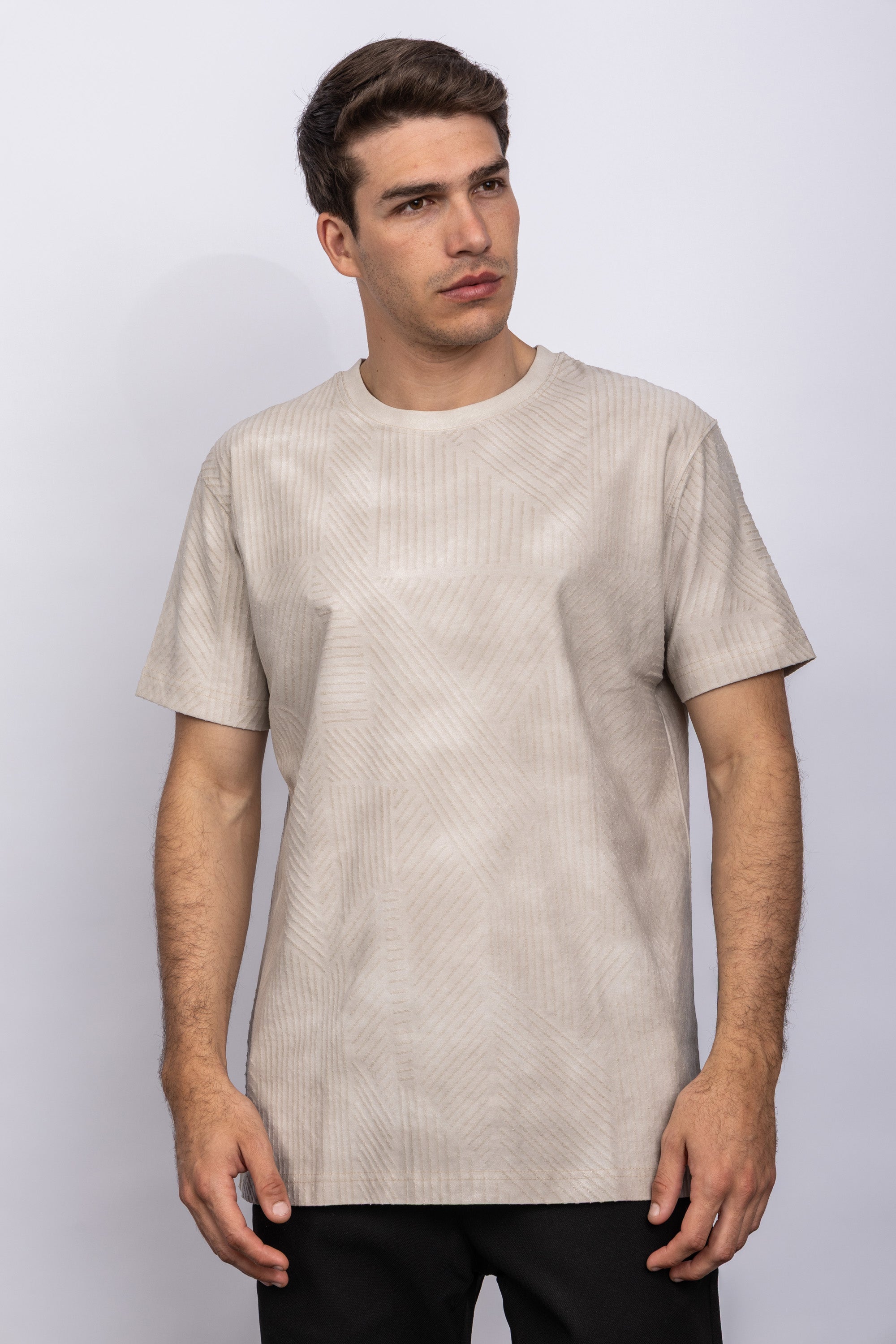 BEIGE الصورة الرئيسية