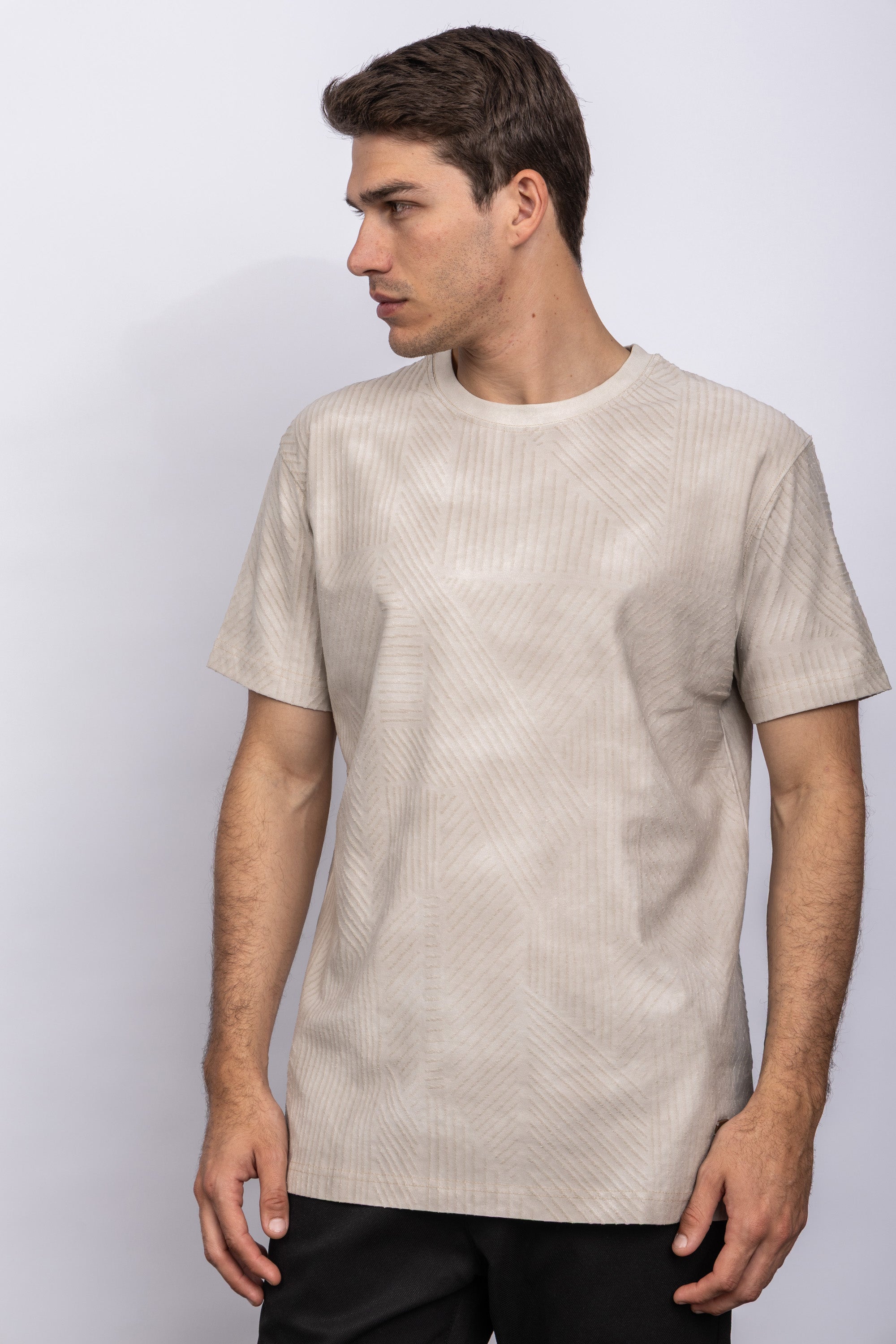 ROUND NECK CASUAL T-SHIRT الصورة الثانوية