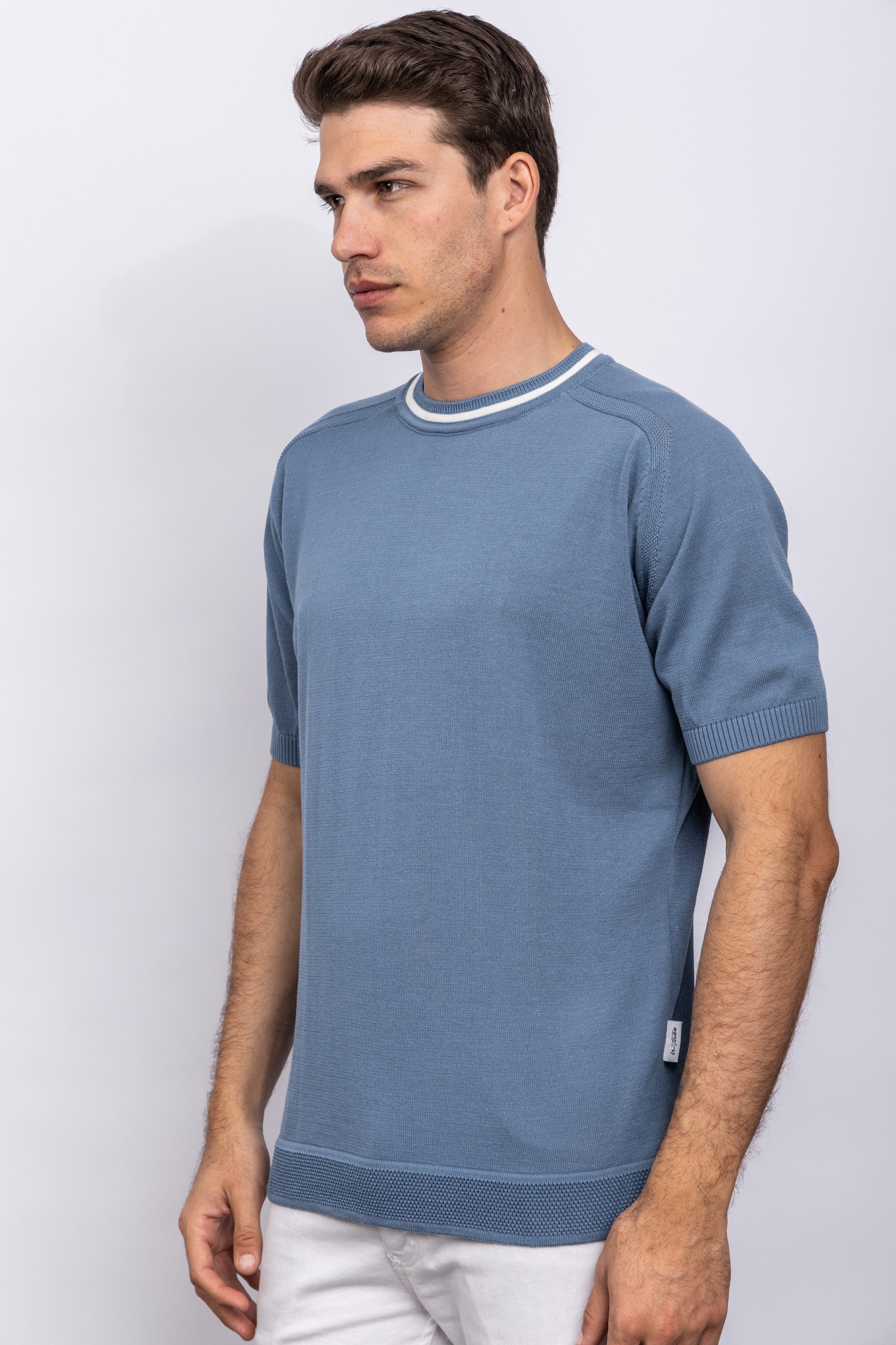 ROUND NECK CASUAL T-SHIRT Secondary image