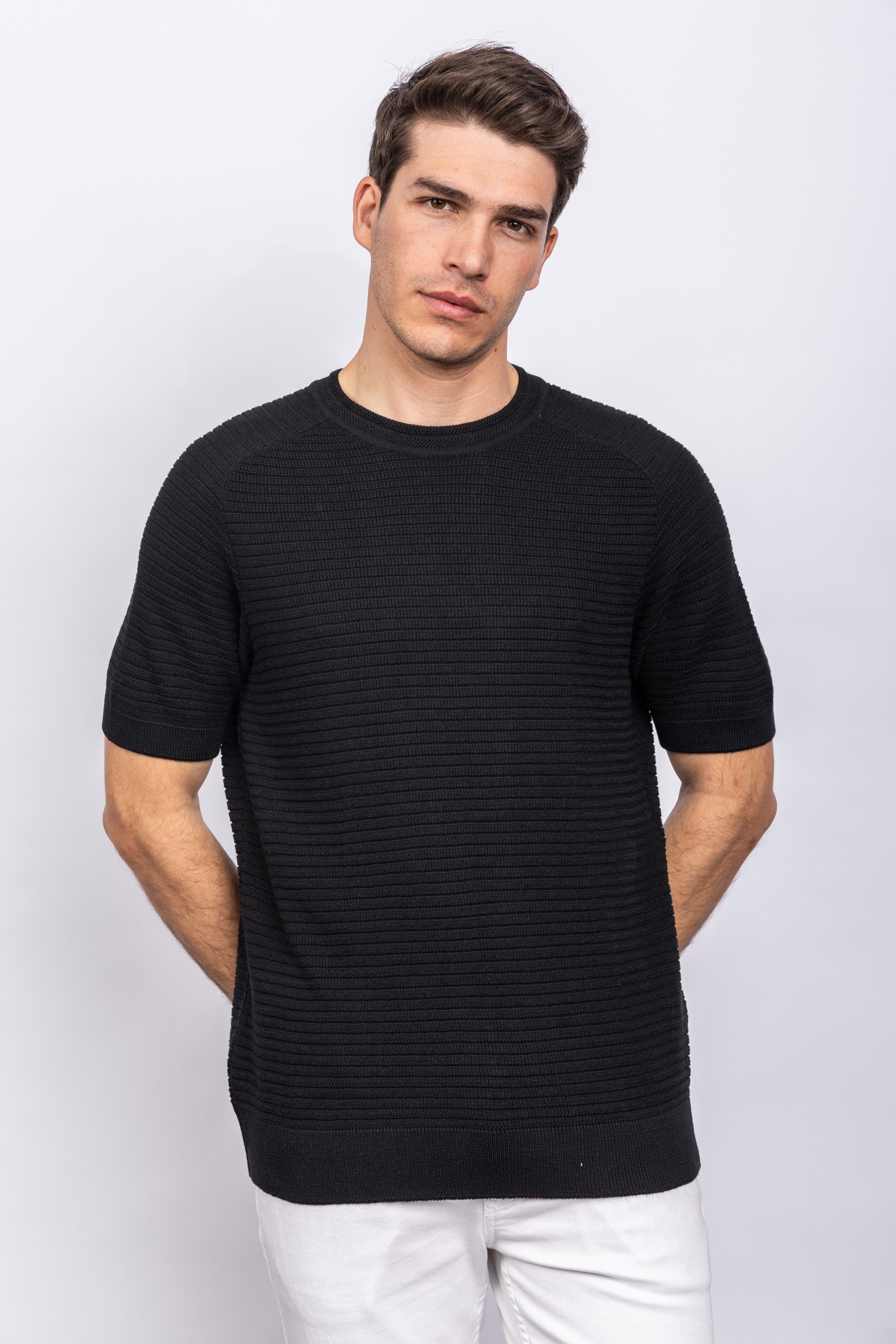ROUND NECK CASUAL T-SHIRT Secondary image