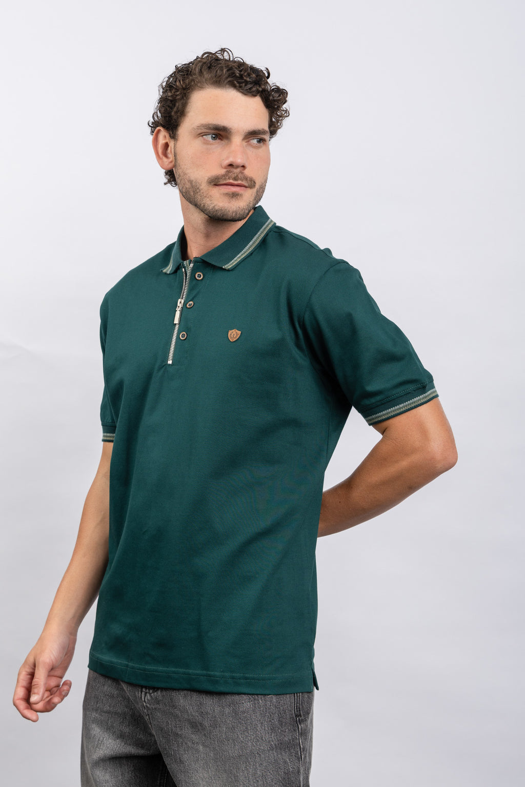 D GREEN