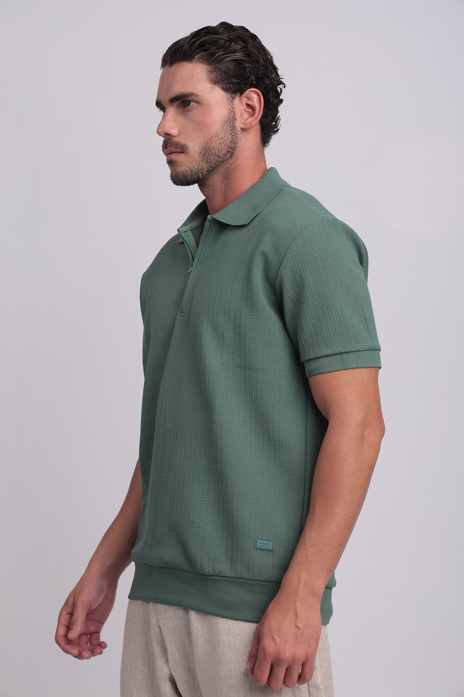 GREEN