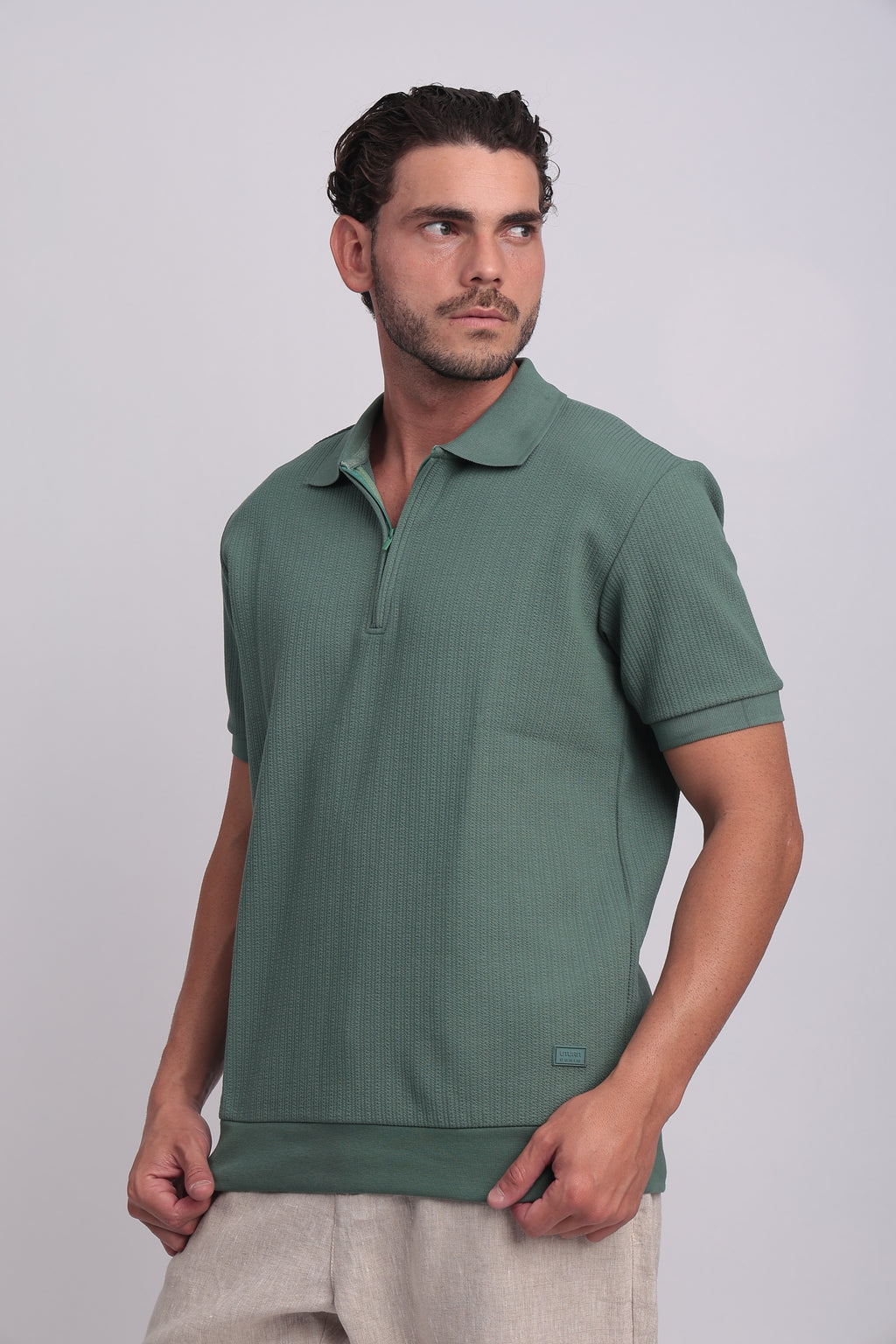 GREEN