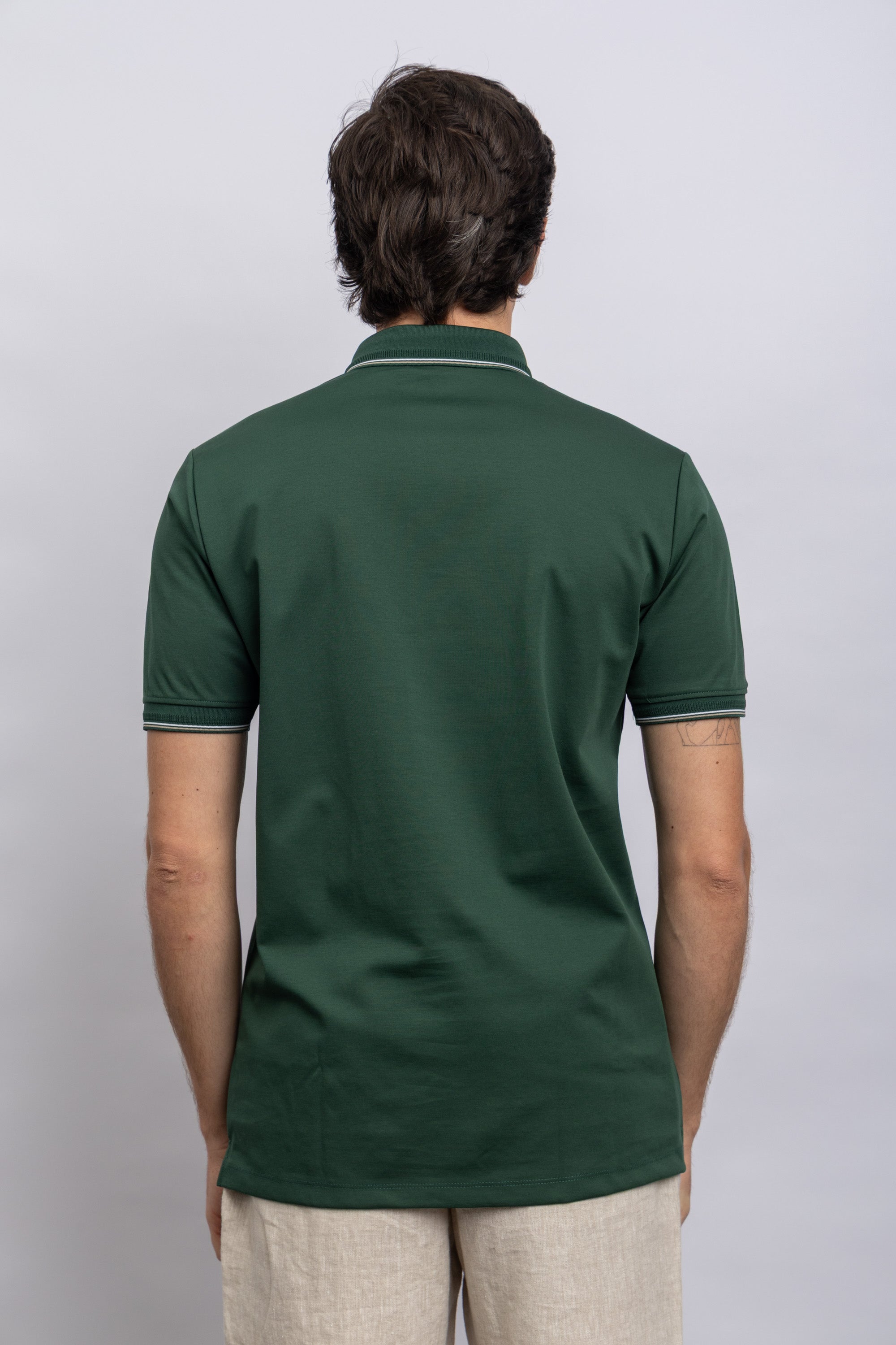 D GREEN