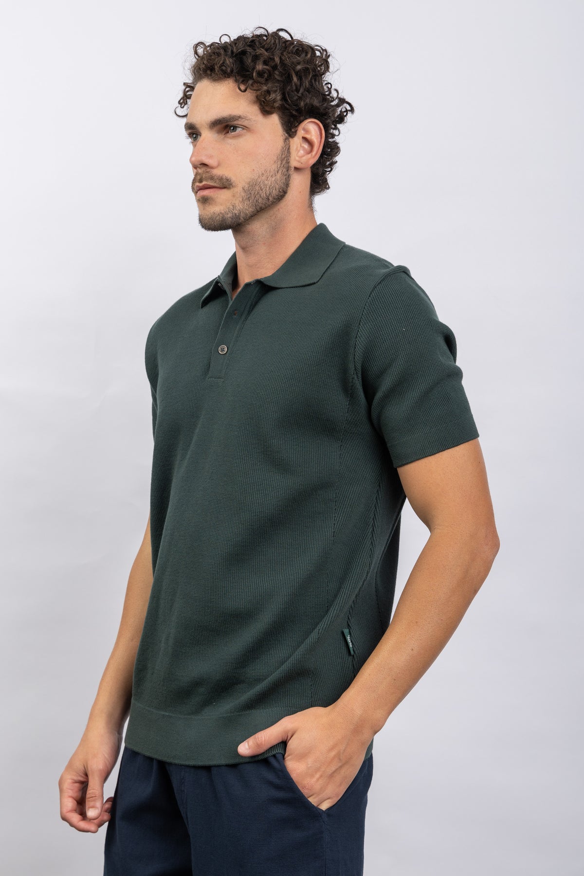 D GREEN