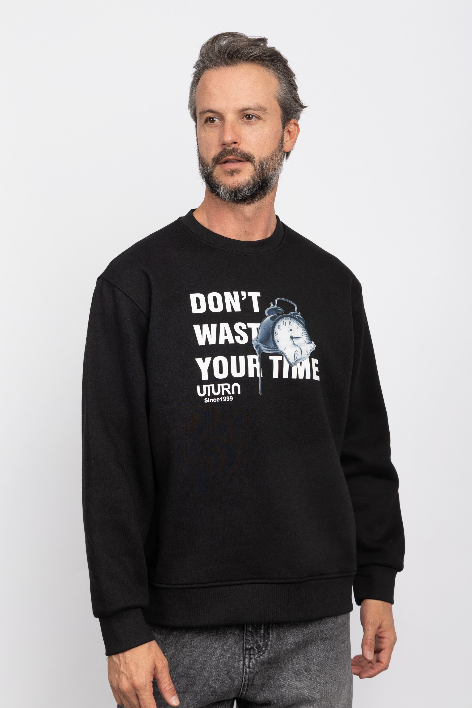 ROUND NECK CASUAL SWEATSHIRT الصورة الثانوية